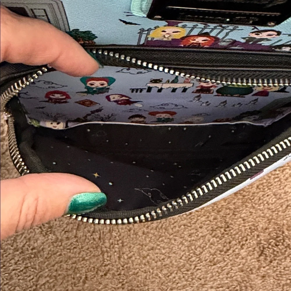Loungefly x Hocus Pocus Mini Backpack - Picture 6 of 8